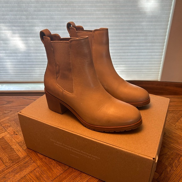 Nisolo Ana Go-To Heeled Chelsea Boot, Almond, 7.5, New, Never worn - Picture 5 of 9